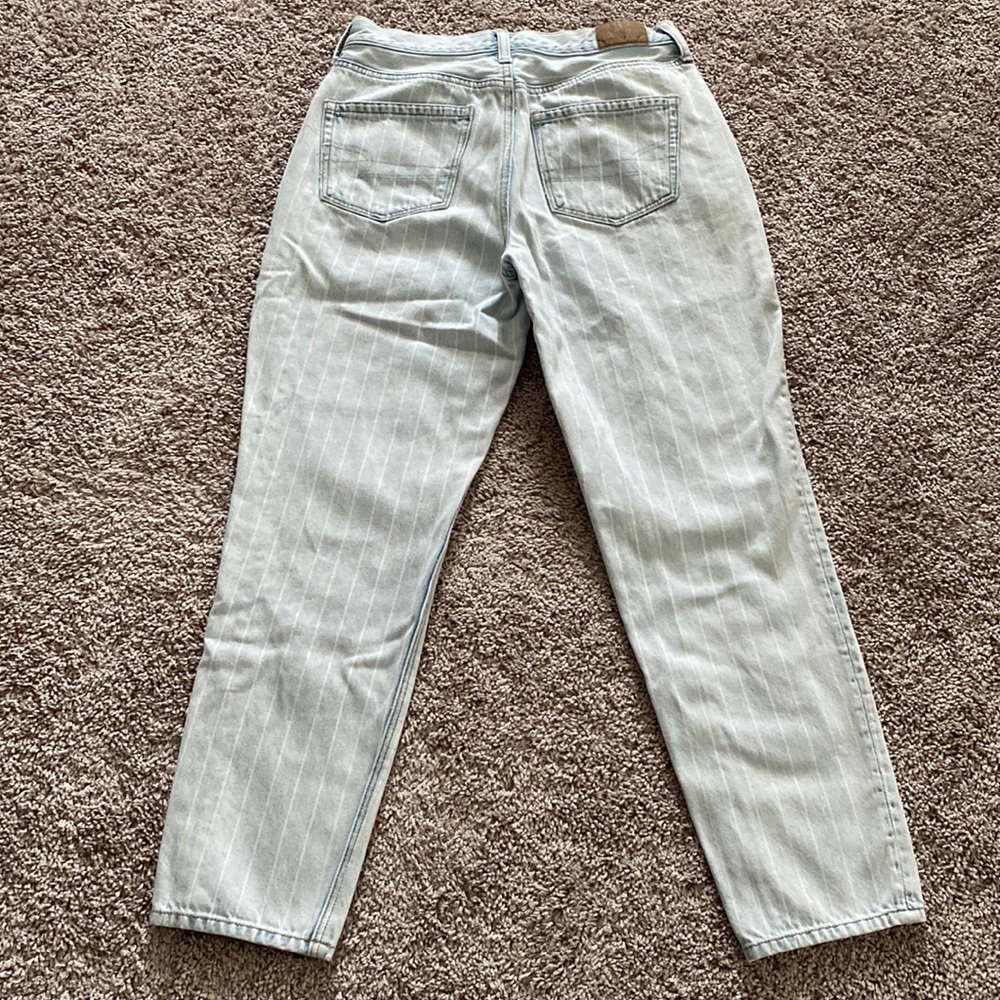 American Eagle striped mom jean